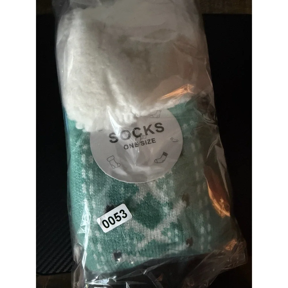 NWT Teal And White Grip‎ Bottom Sneaker Socks Fleece Lined One Size